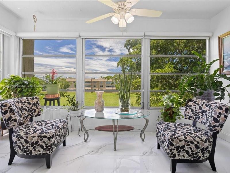 9330 Sunrise Lks Blvd #304