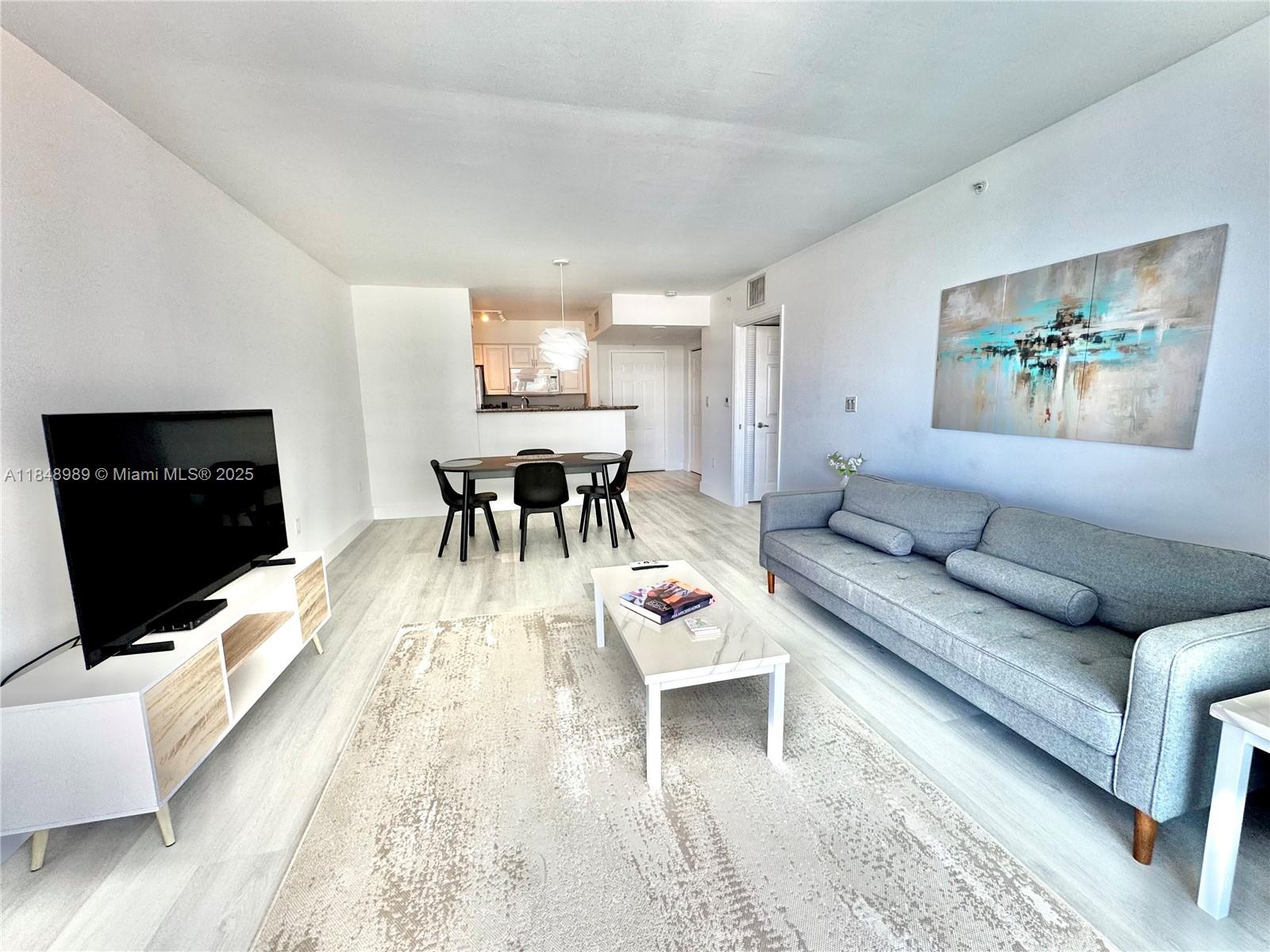image The Mark On Brickell Cond8
