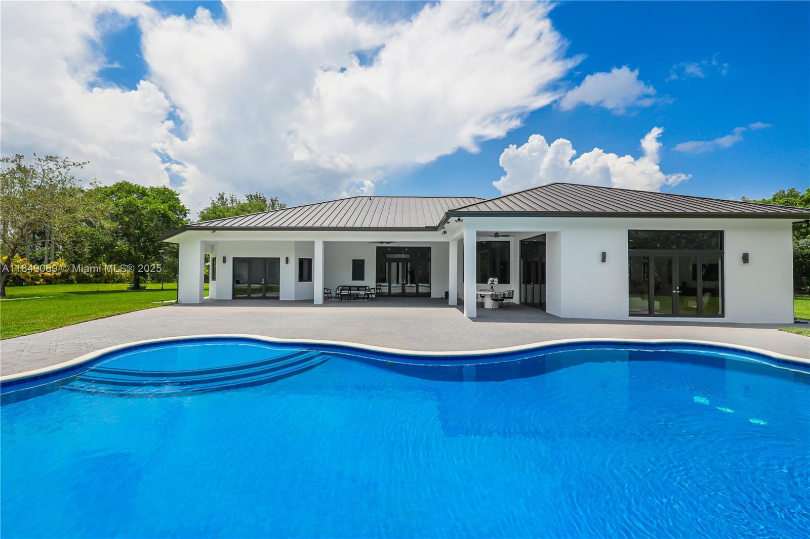 601 Ranch Rd Weston, FL 33326