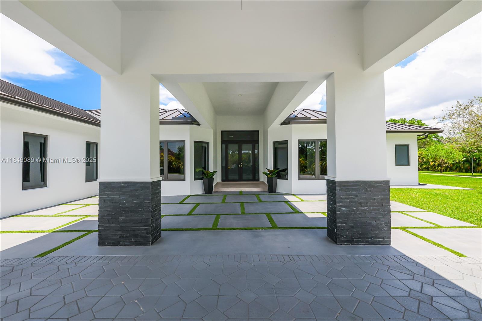 601 Ranch Rd Weston, FL 33326