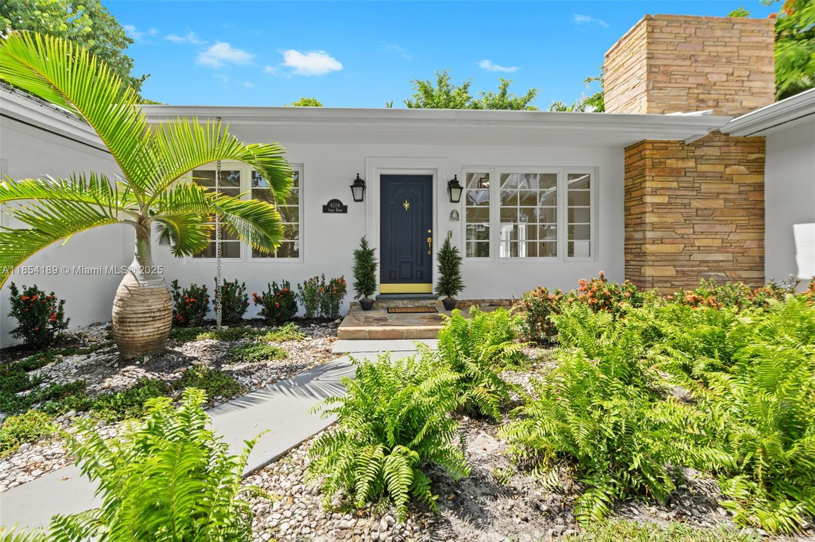 4114 Santa Maria St