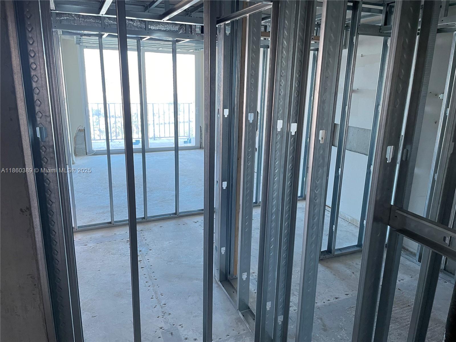 4101 Pine Tree Dr #926,925 Miami Beach, FL 33140