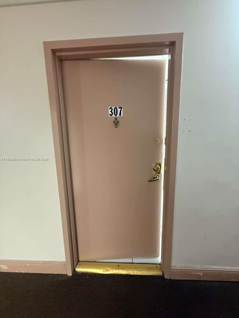 9310 Fontainebleau Blvd #307 Miami, FL 33172