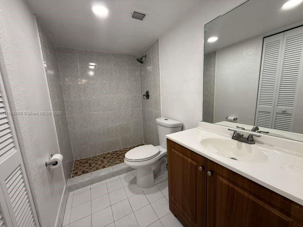 9310 Fontainebleau Blvd #307 Miami, FL 33172