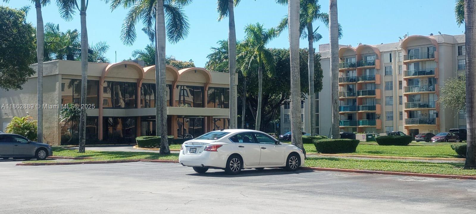 9310 Fontainebleau Blvd #307 Miami, FL 33172