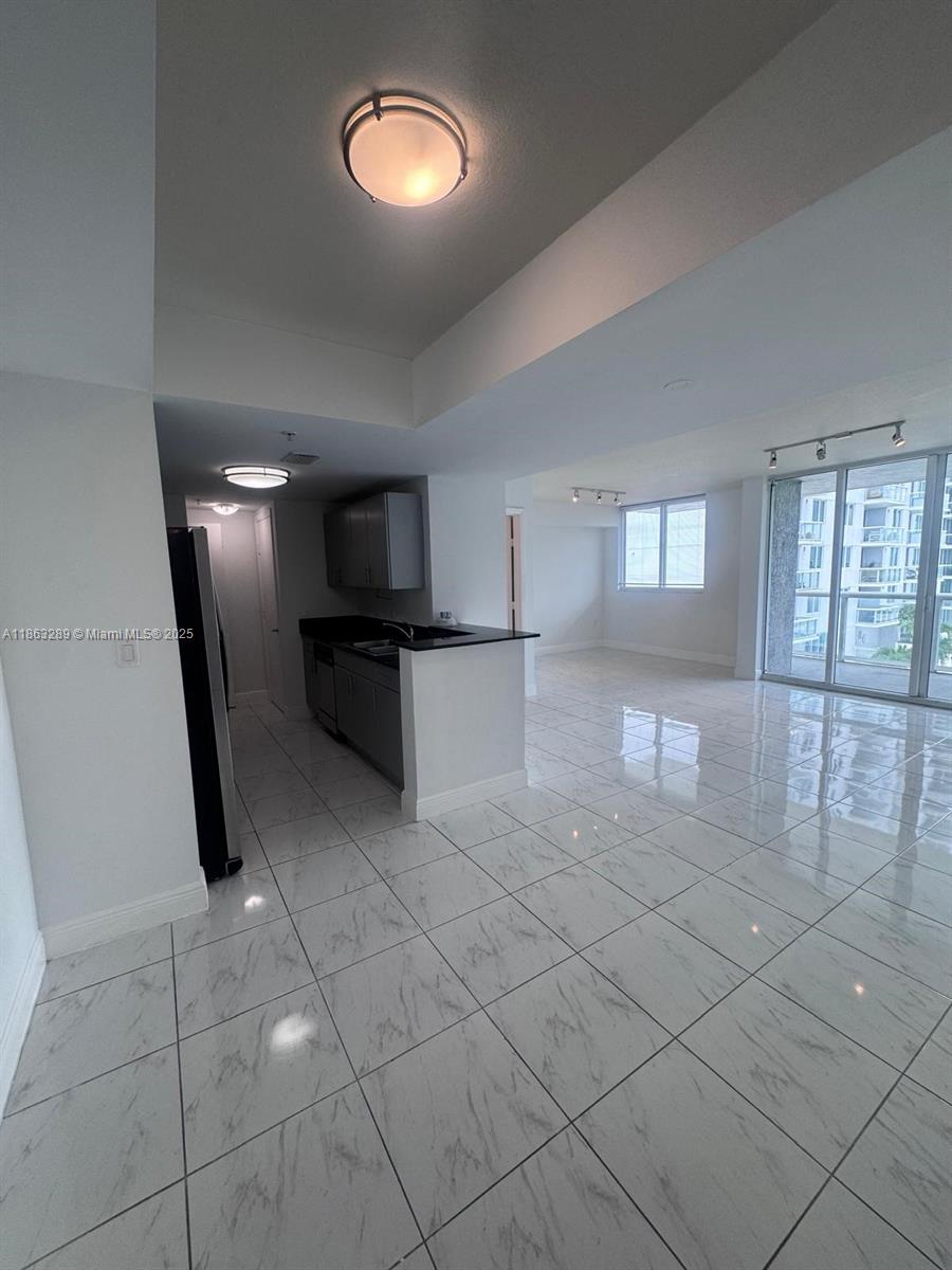 1871 NW S Riv Dr #906