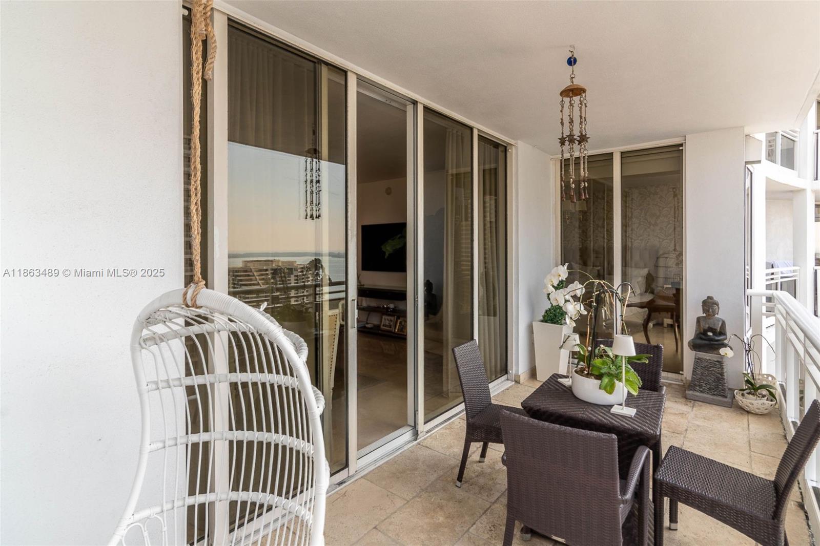 image Carbonell Condo11