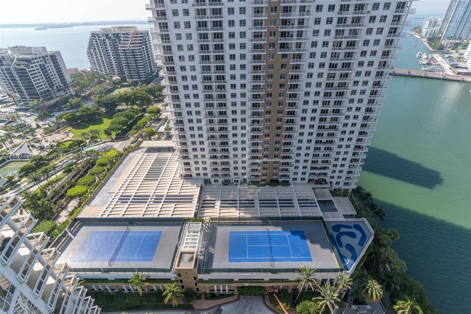 image Carbonell Condo13