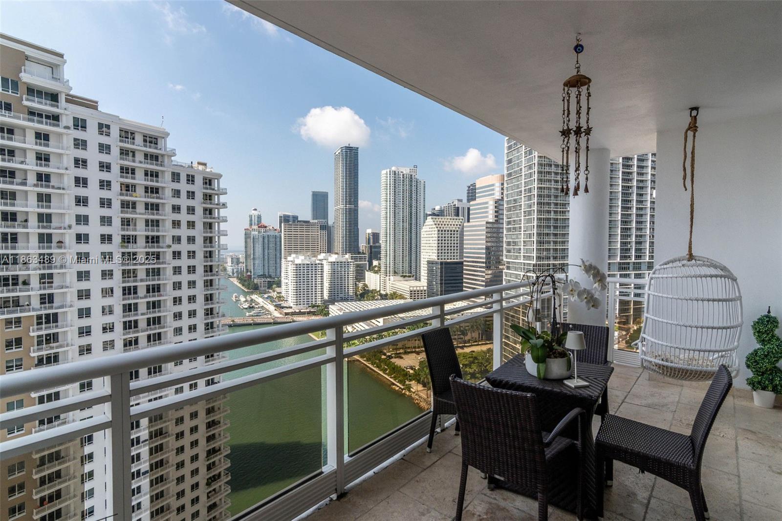 image Carbonell Condo1