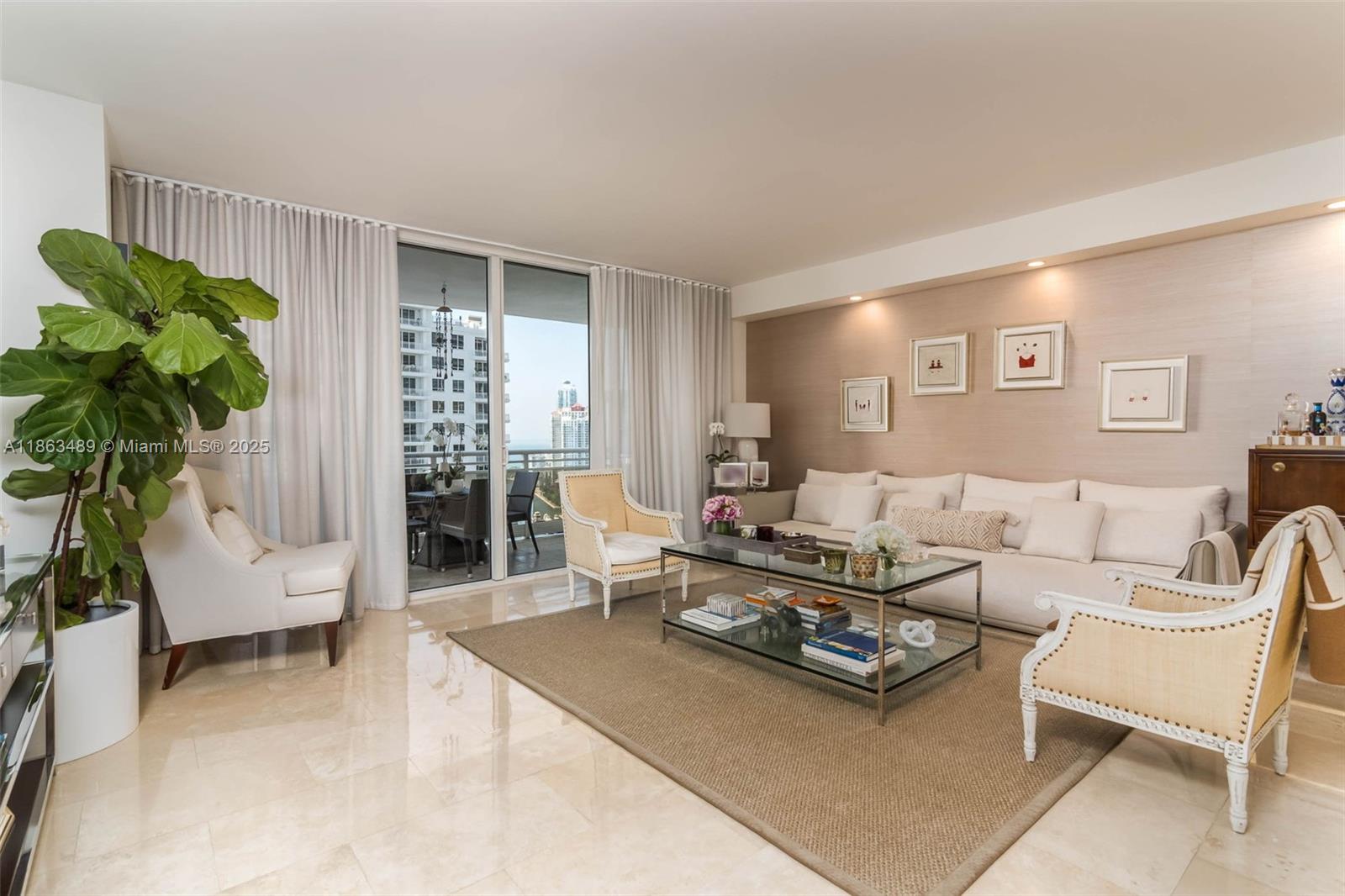 image Carbonell Condo3