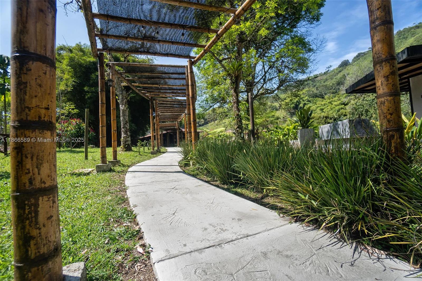 Via a La Florida Vereda #km 7,la Bananera Pereira Risaralda Col Pereira, RI, 660017