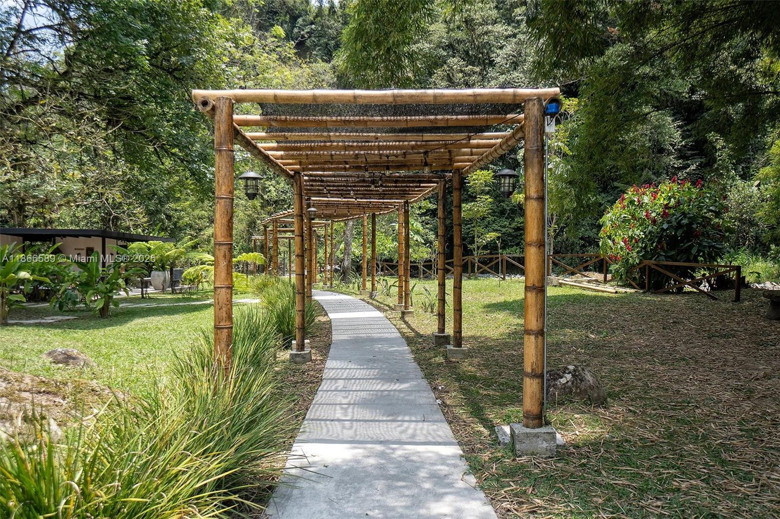 Via a La Florida Vereda #km 7,la Bananera Pereira Risaralda Col Pereira, RI, 660017