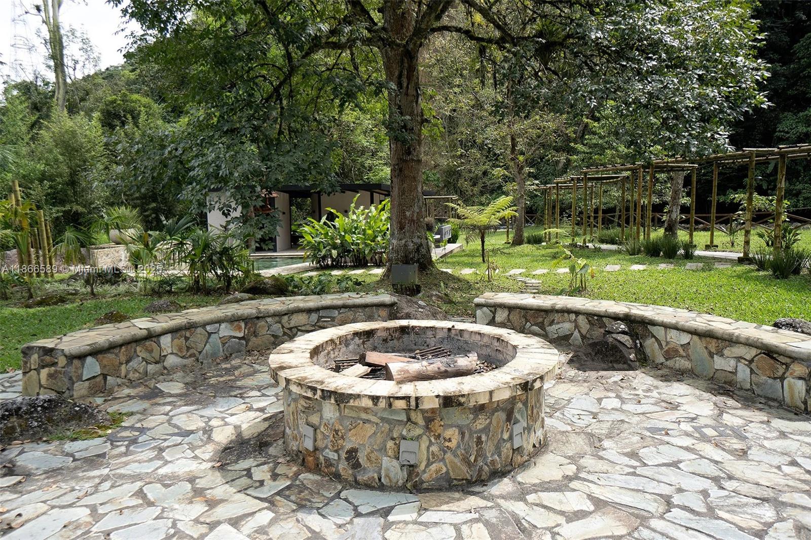 Via a La Florida Vereda #km 7,la Bananera Pereira Risaralda Col Pereira, RI, 660017