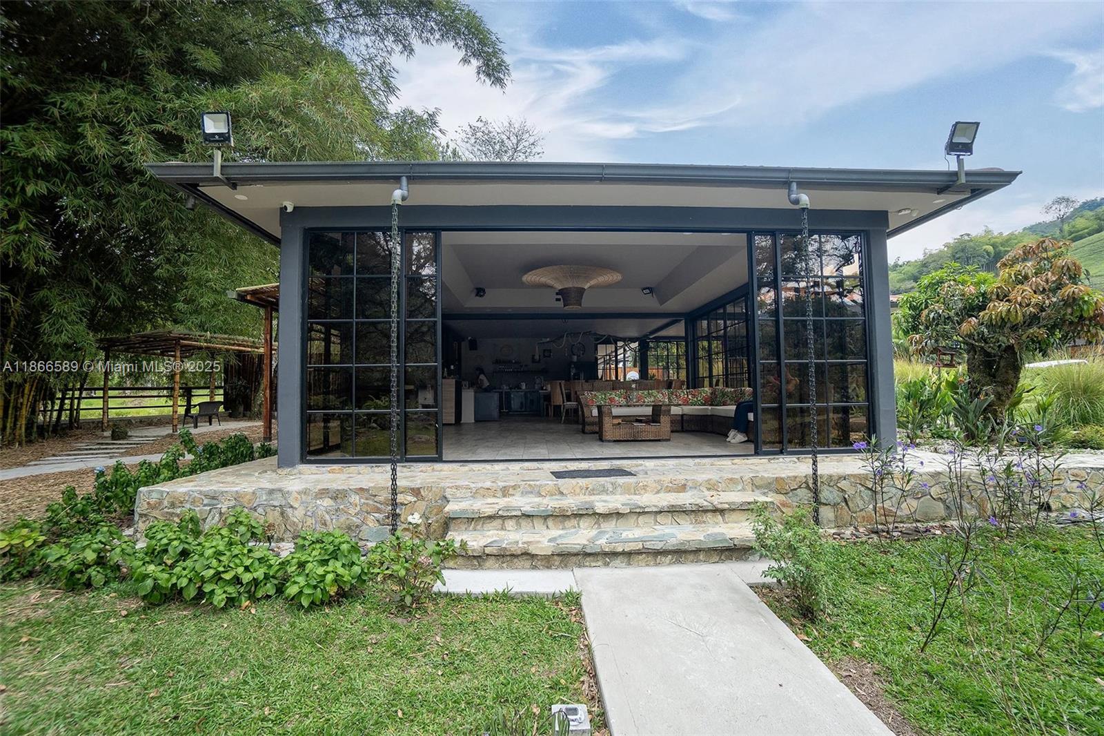 Via a La Florida Vereda #km 7,la Bananera Pereira Risaralda Col Pereira, RI, 660017