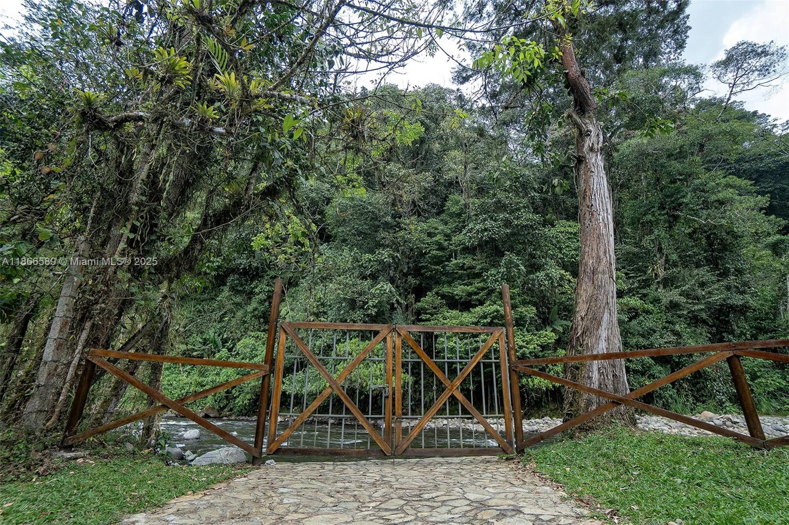 Via a La Florida Vereda #km 7,la Bananera Pereira Risaralda Col Pereira, RI, 660017