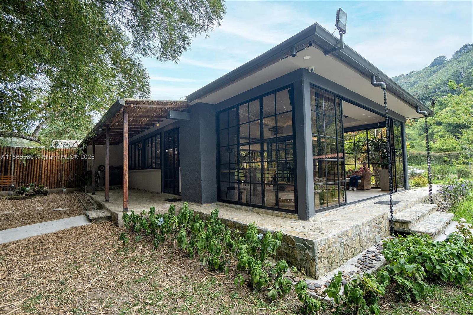 Via a La Florida Vereda #km 7,la Bananera Pereira Risaralda Col Pereira, RI, 660017