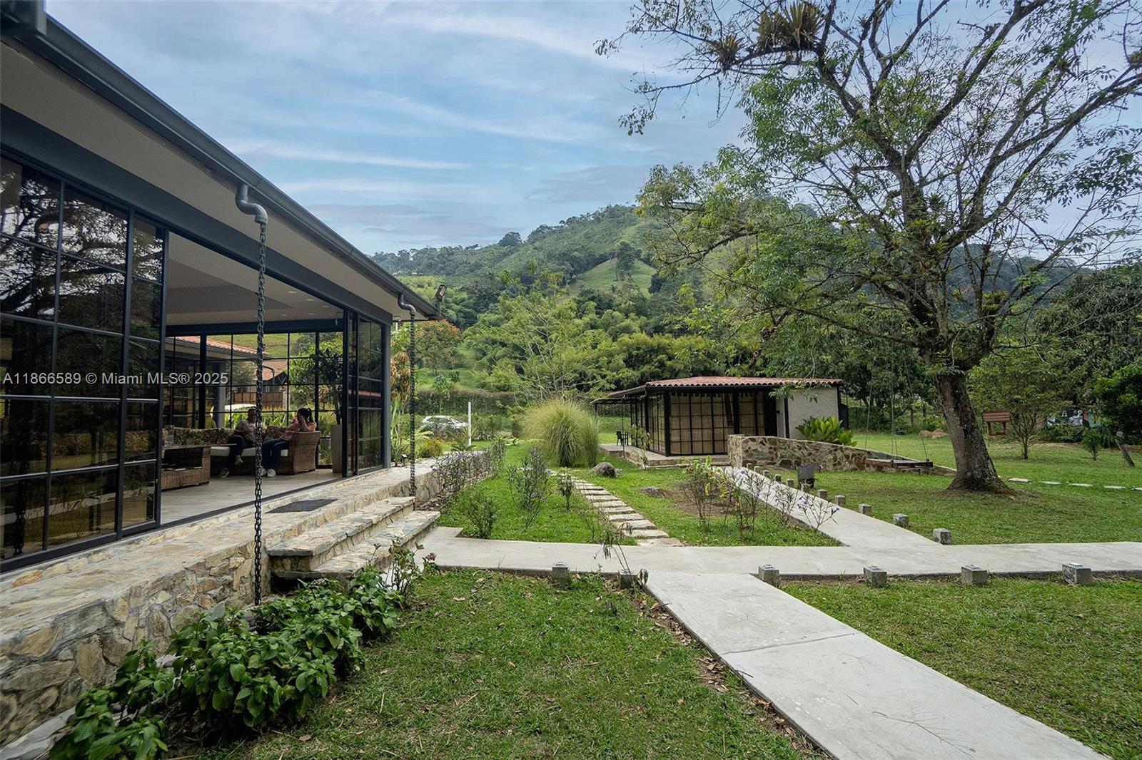 Via a La Florida Vereda #km 7,la Bananera Pereira Risaralda Col Pereira, RI, 660017