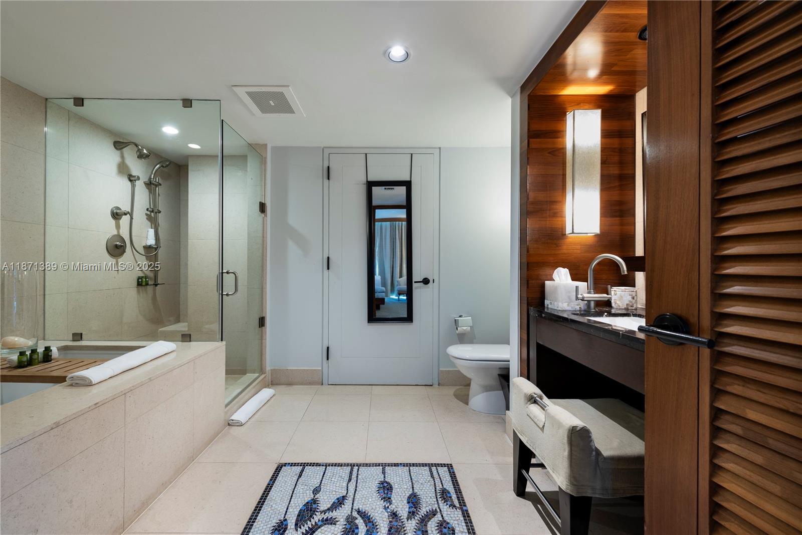 image Carillon Condos10