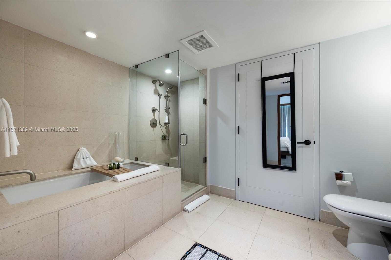 image Carillon Condos12