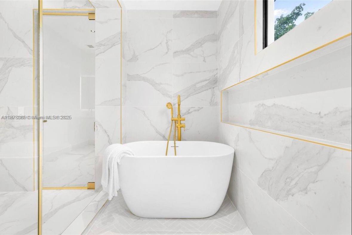 4444 Adams Ave Miami Beach, FL 33140