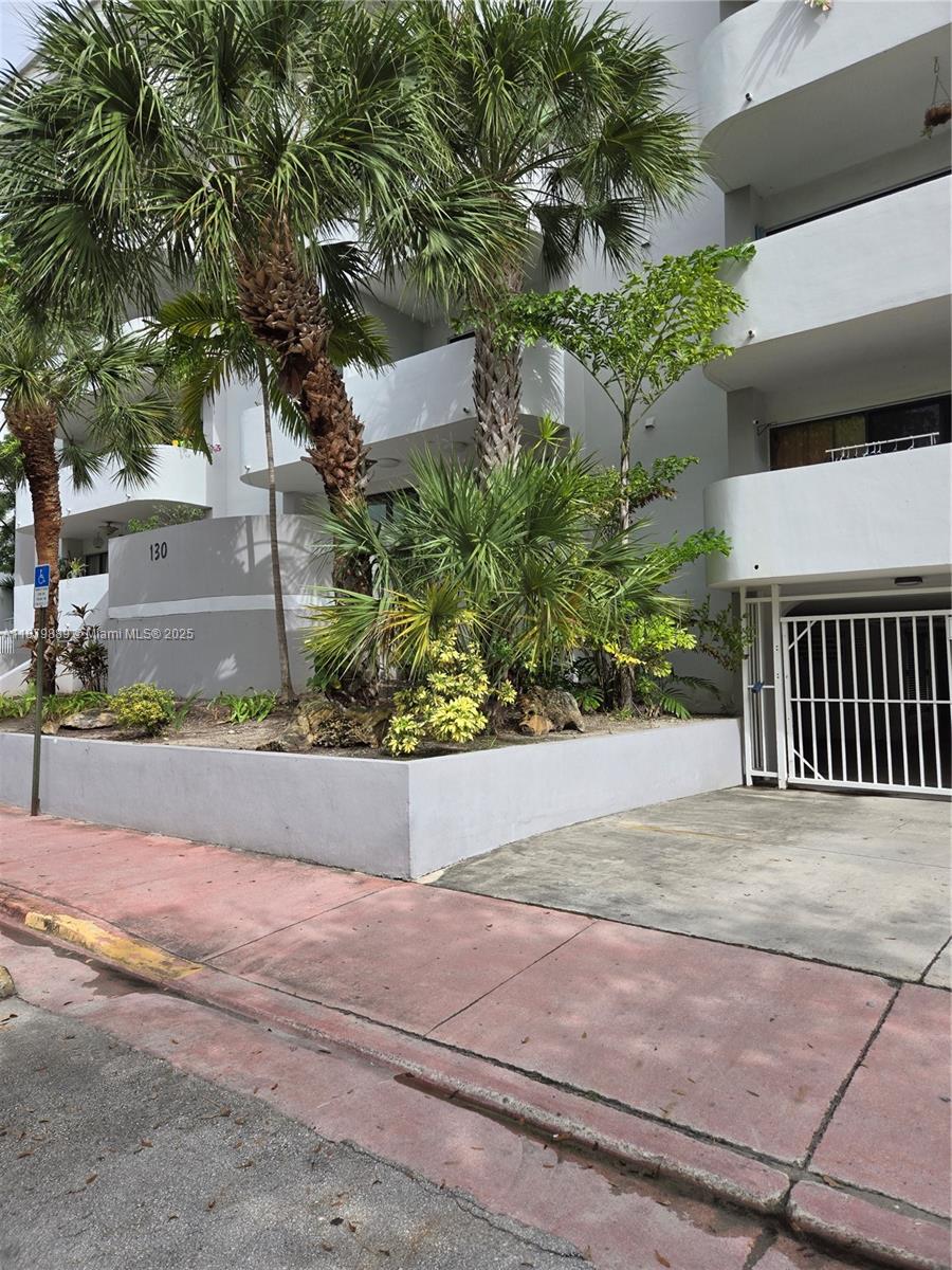130 S Shore Dr #3B