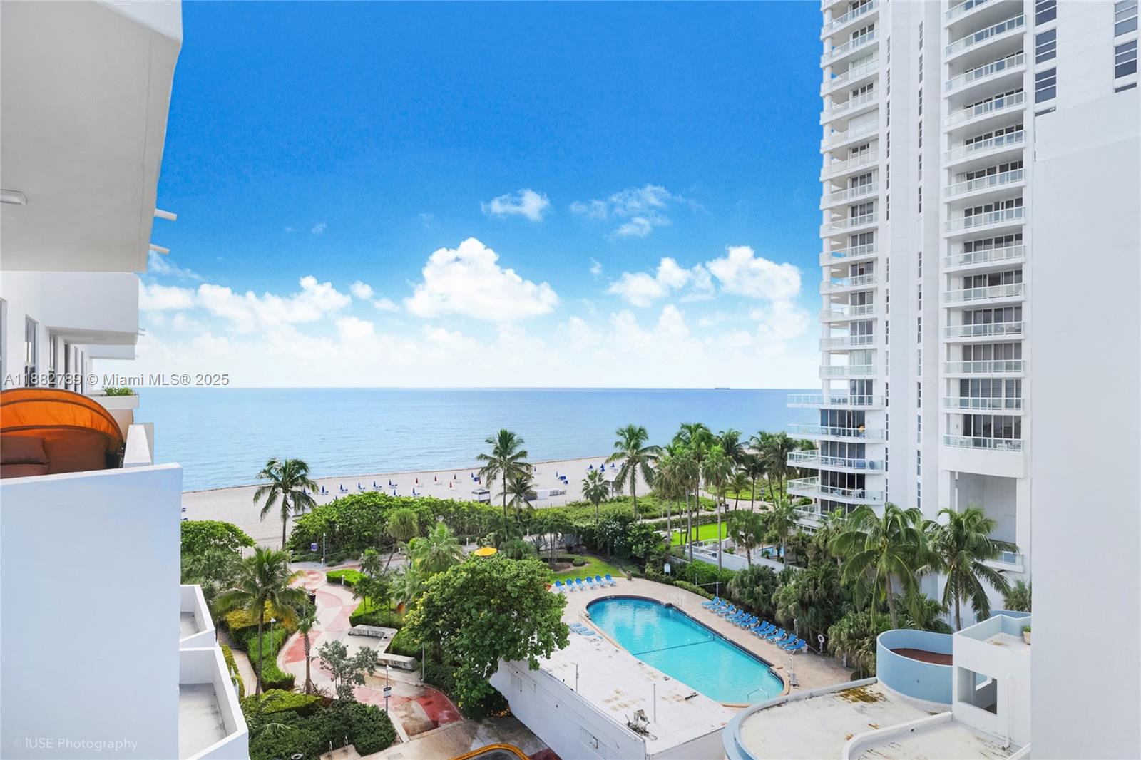 4301 Collins Ave #803