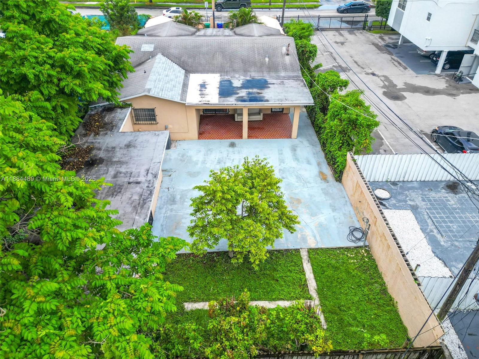 2524 SW 6th St Miami, FL 33135