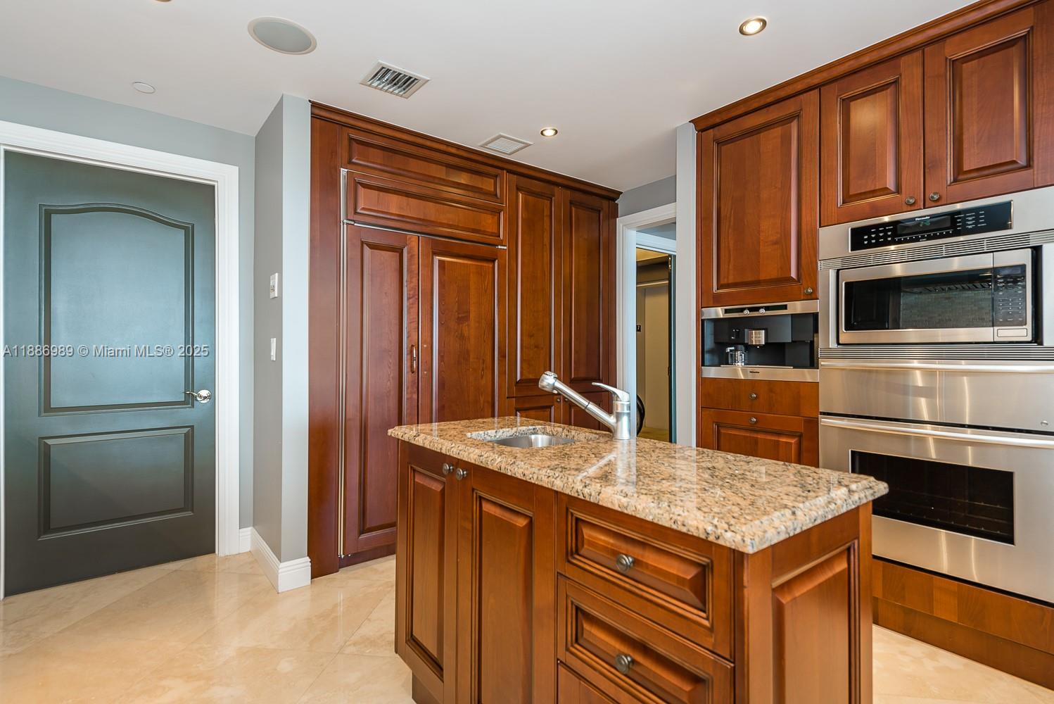 3501 N Ocean Dr #7C Hollywood, FL 33019