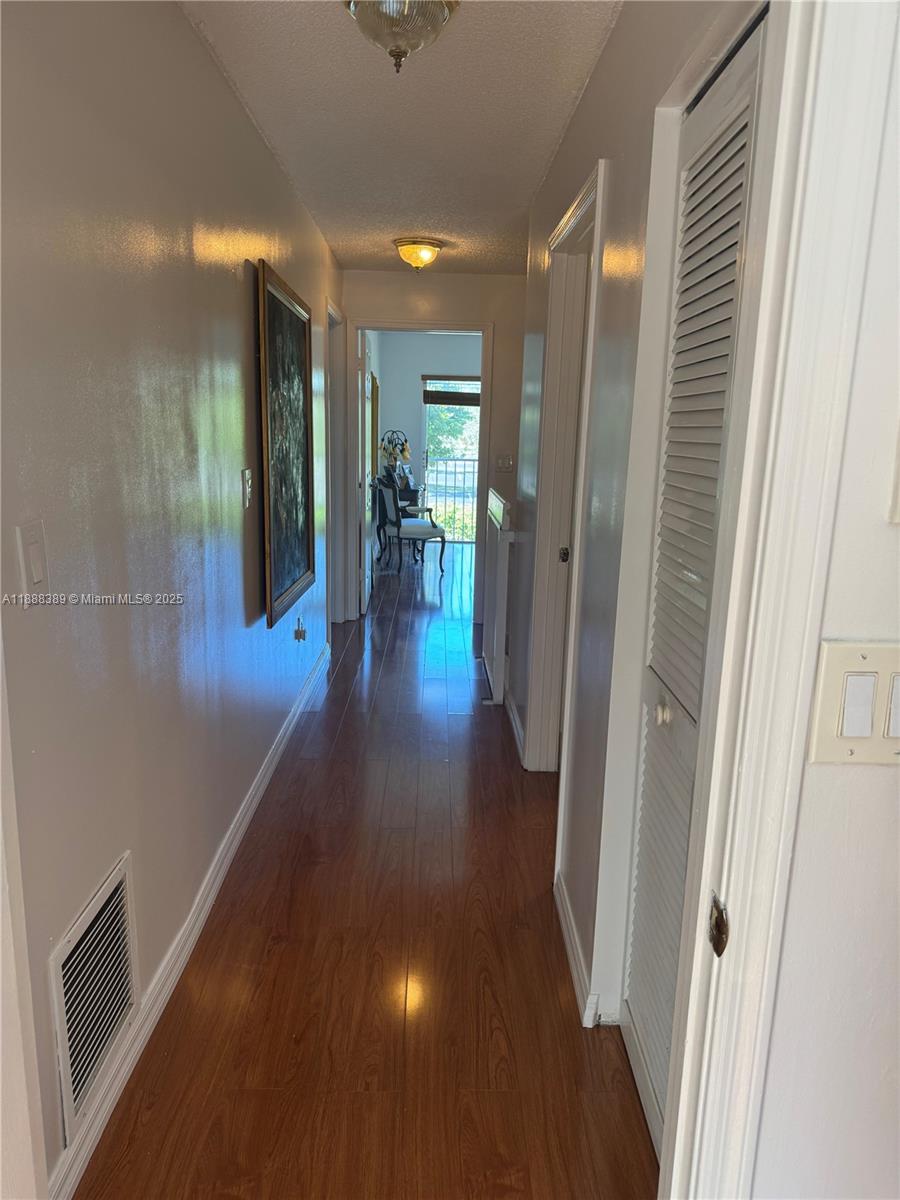 10233 NW 52nd Ln Doral, FL 33178