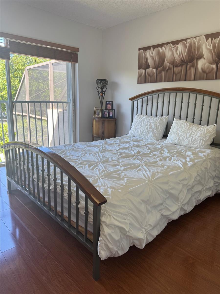 10233 NW 52nd Ln Doral, FL 33178