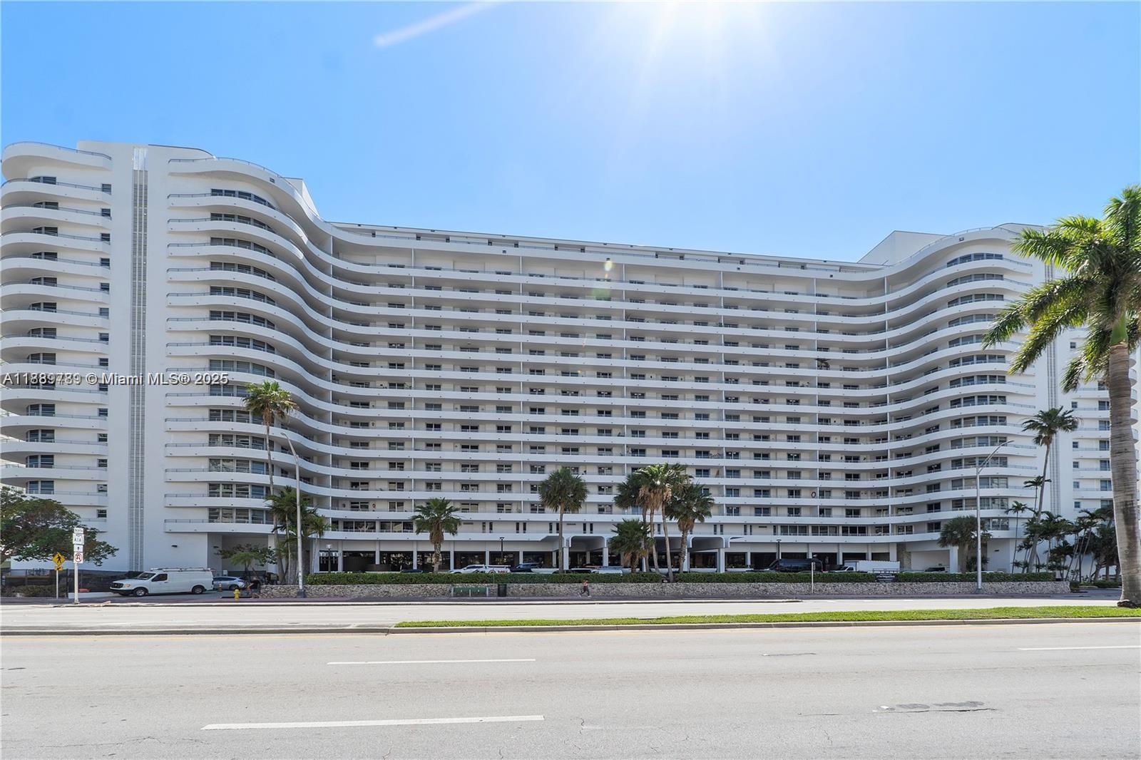 5555 E Collins Ave #9K
