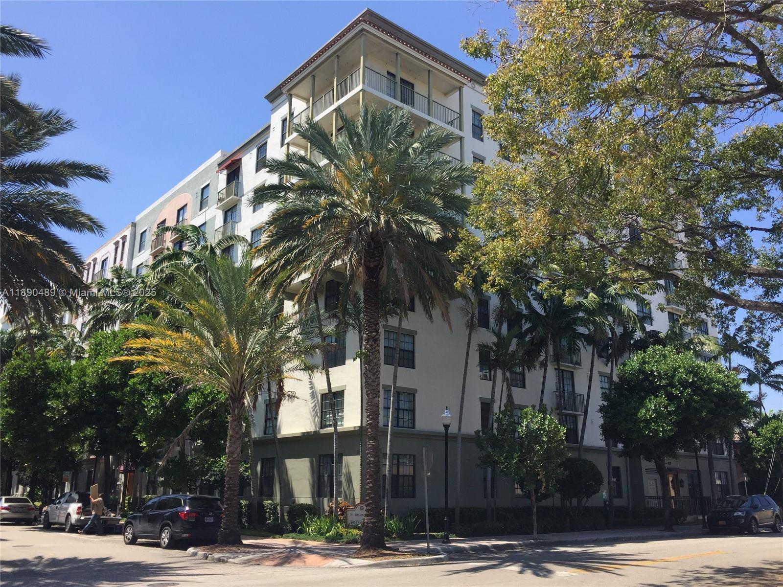 1919 Van Buren St #416A
