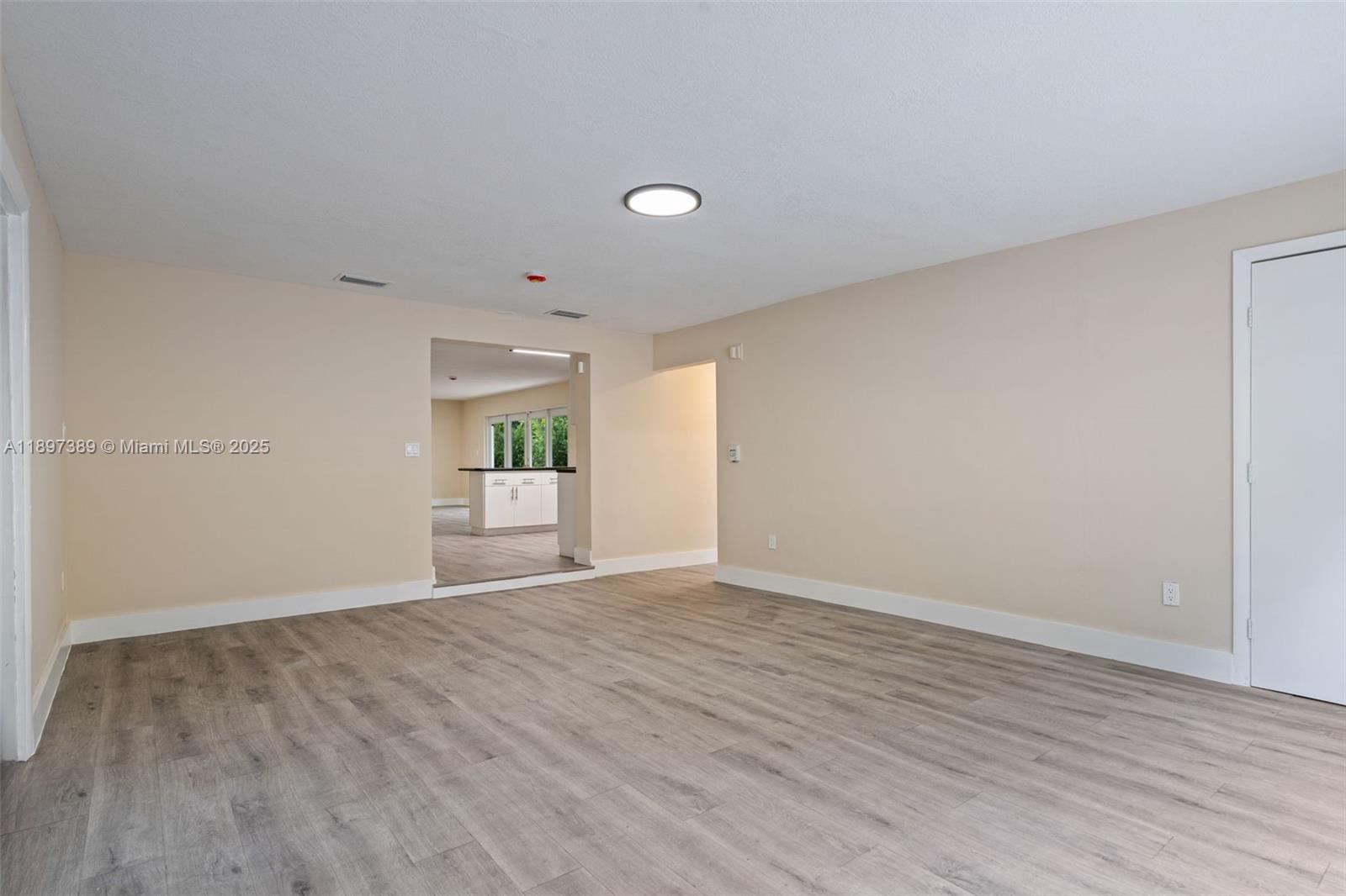 50 SW 26th Rd Miami, FL 33129