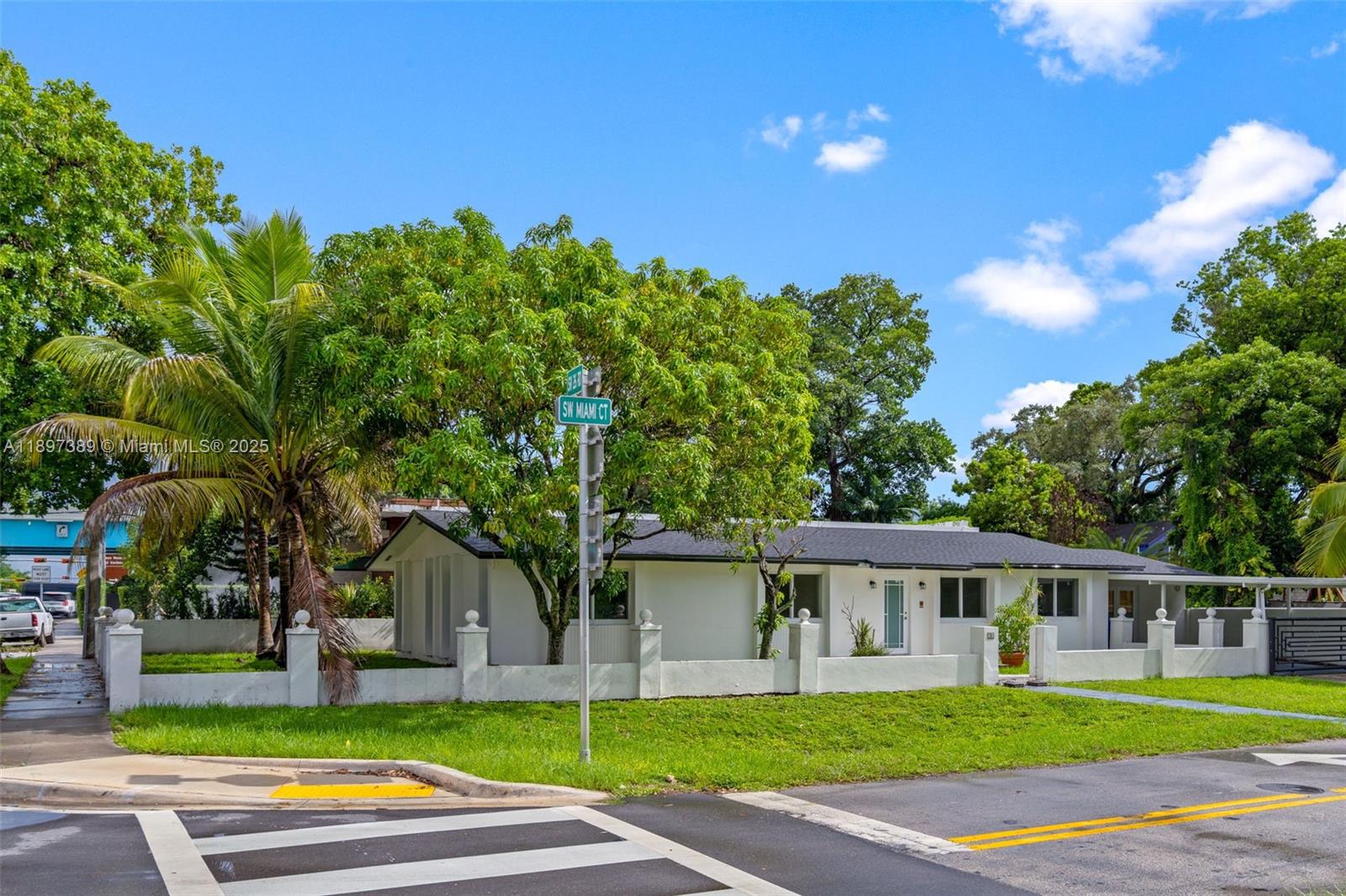 50 SW 26th Rd Miami, FL 33129