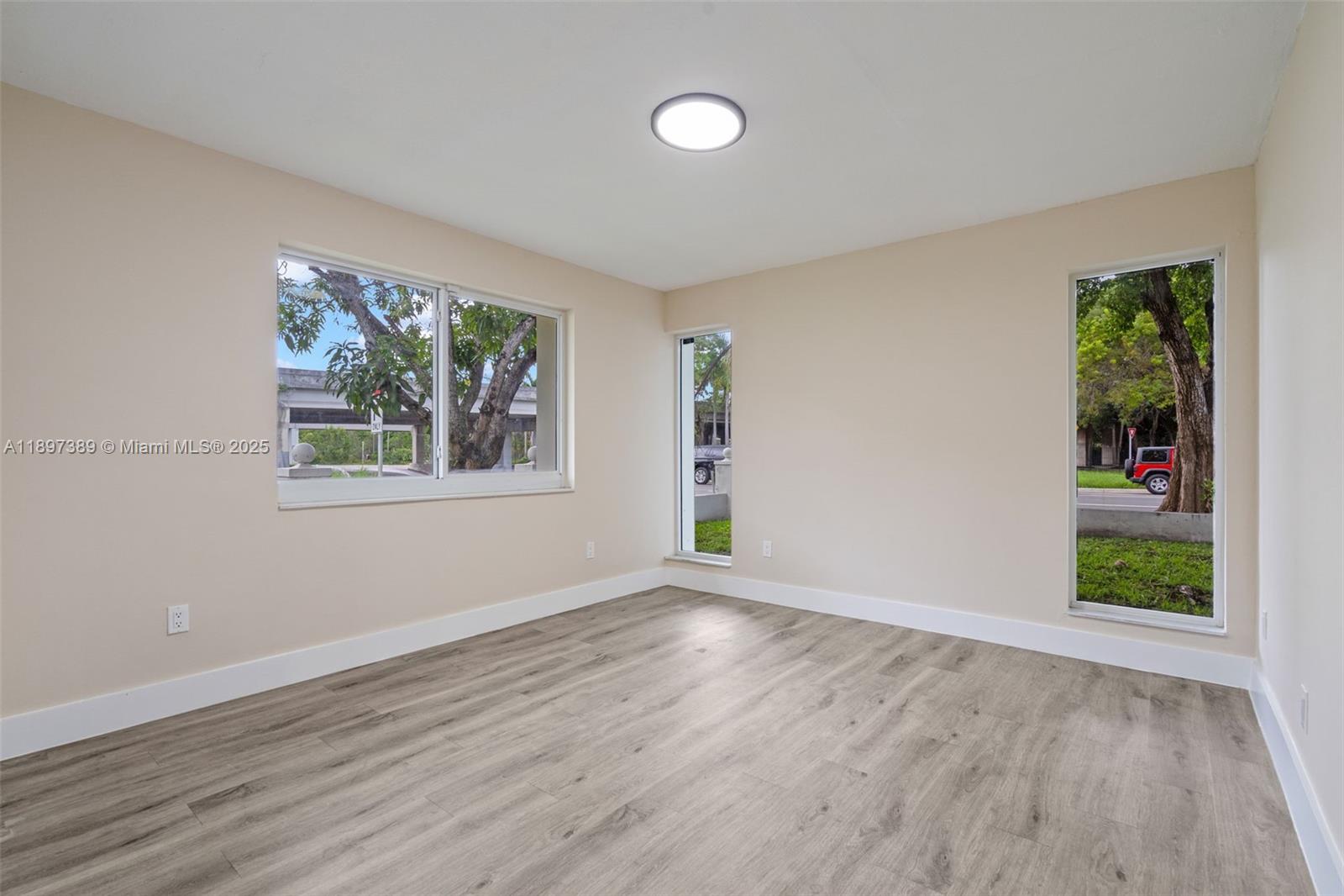 50 SW 26th Rd Miami, FL 33129