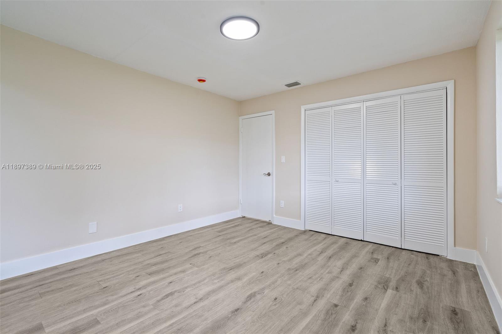 50 SW 26th Rd Miami, FL 33129