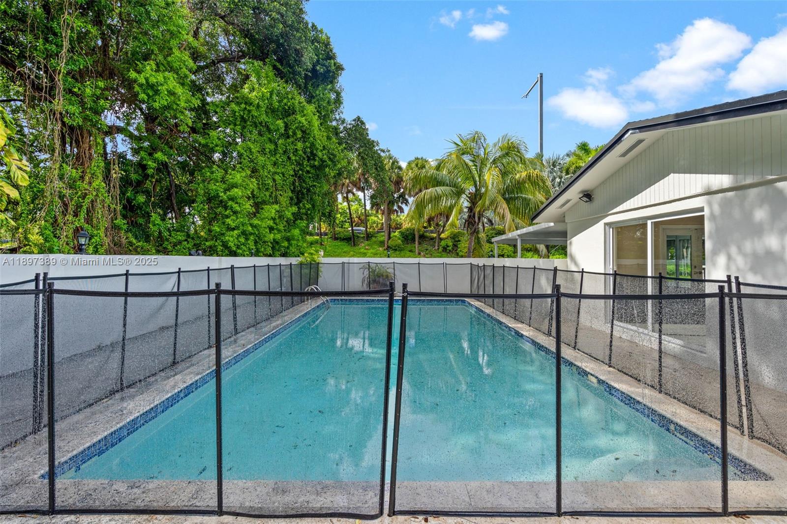 50 SW 26th Rd Miami, FL 33129