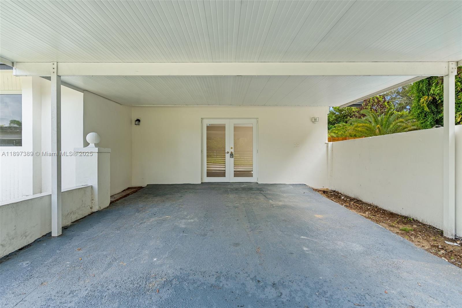 50 SW 26th Rd Miami, FL 33129