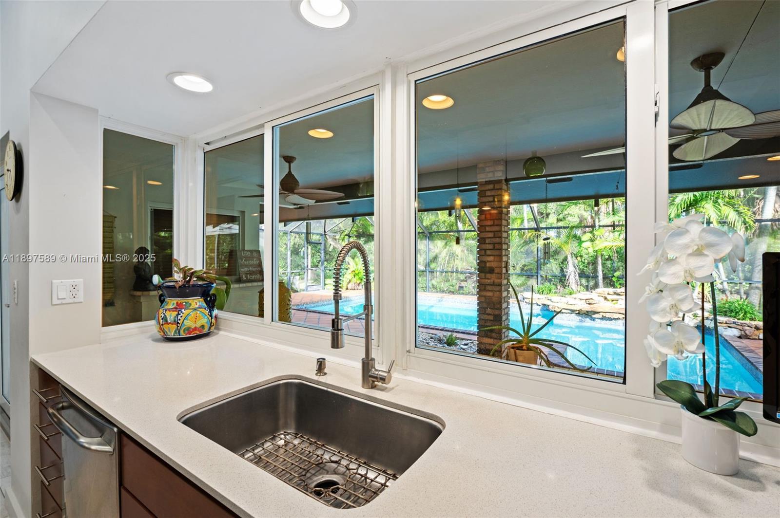 15625 SW 73rd Ct Palmetto Bay, FL 33157