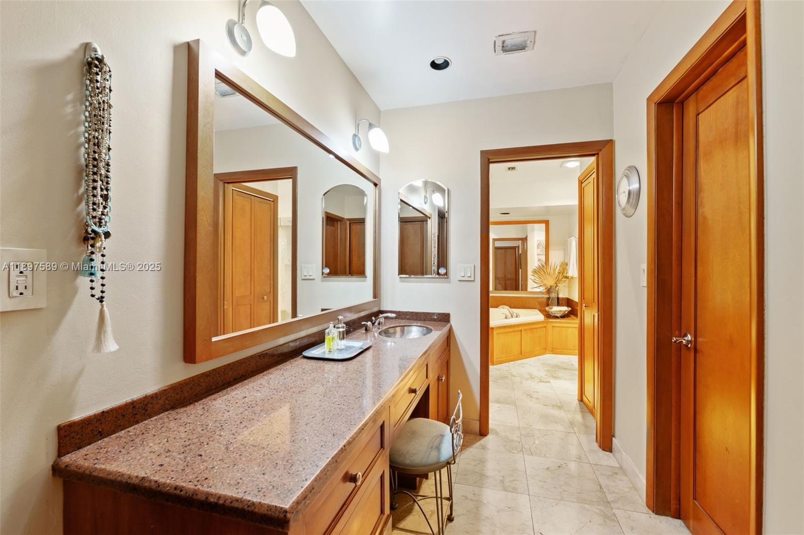 15625 SW 73rd Ct Palmetto Bay, FL 33157