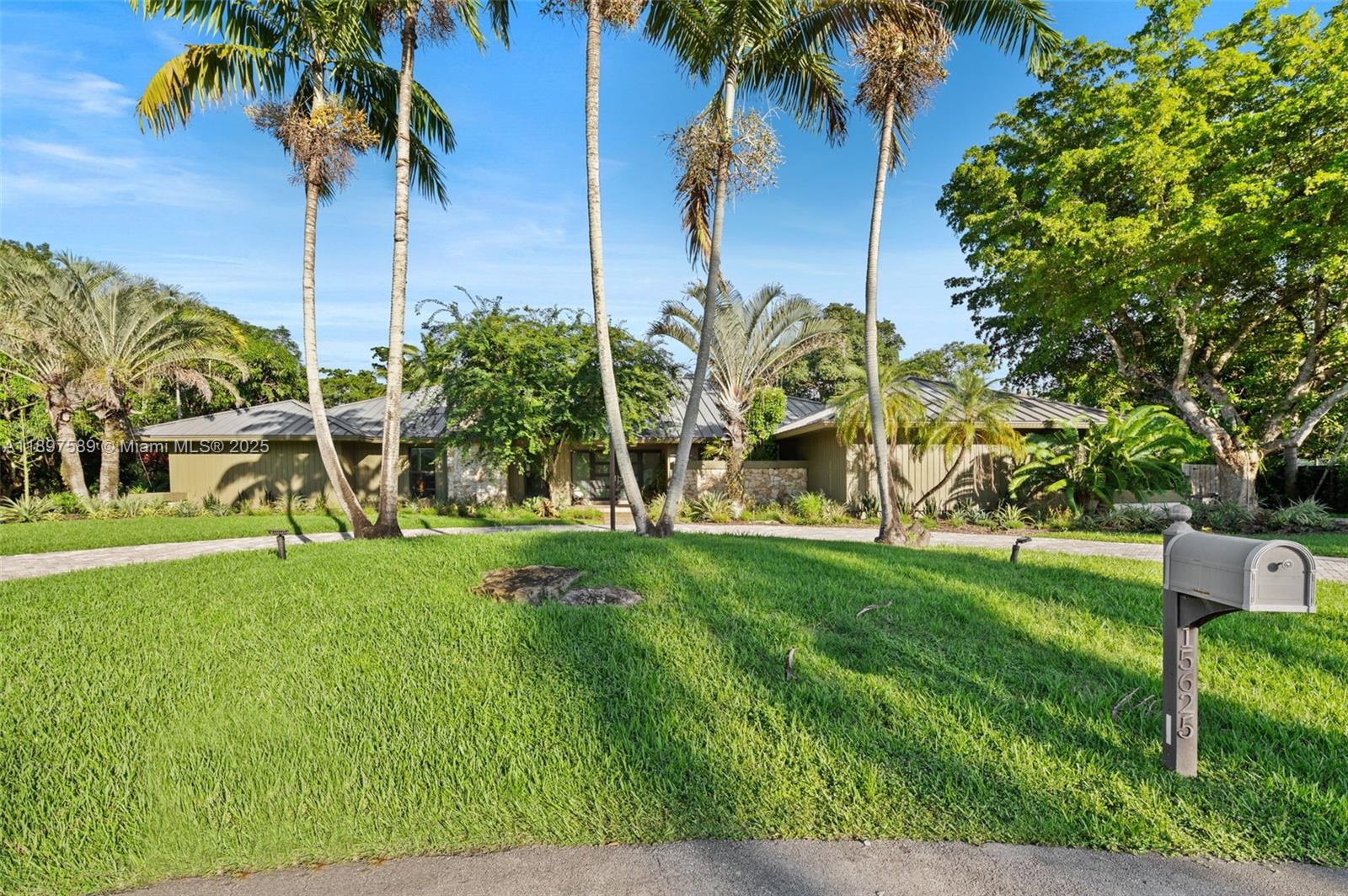 15625 SW 73rd Ct Palmetto Bay, FL 33157