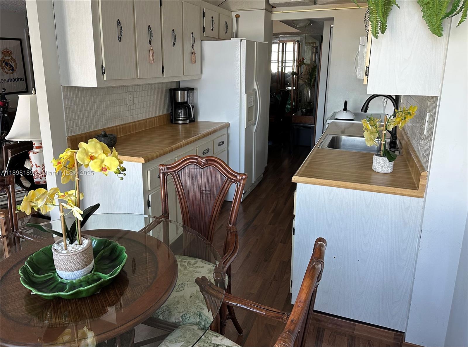 image Winston Towers 50011