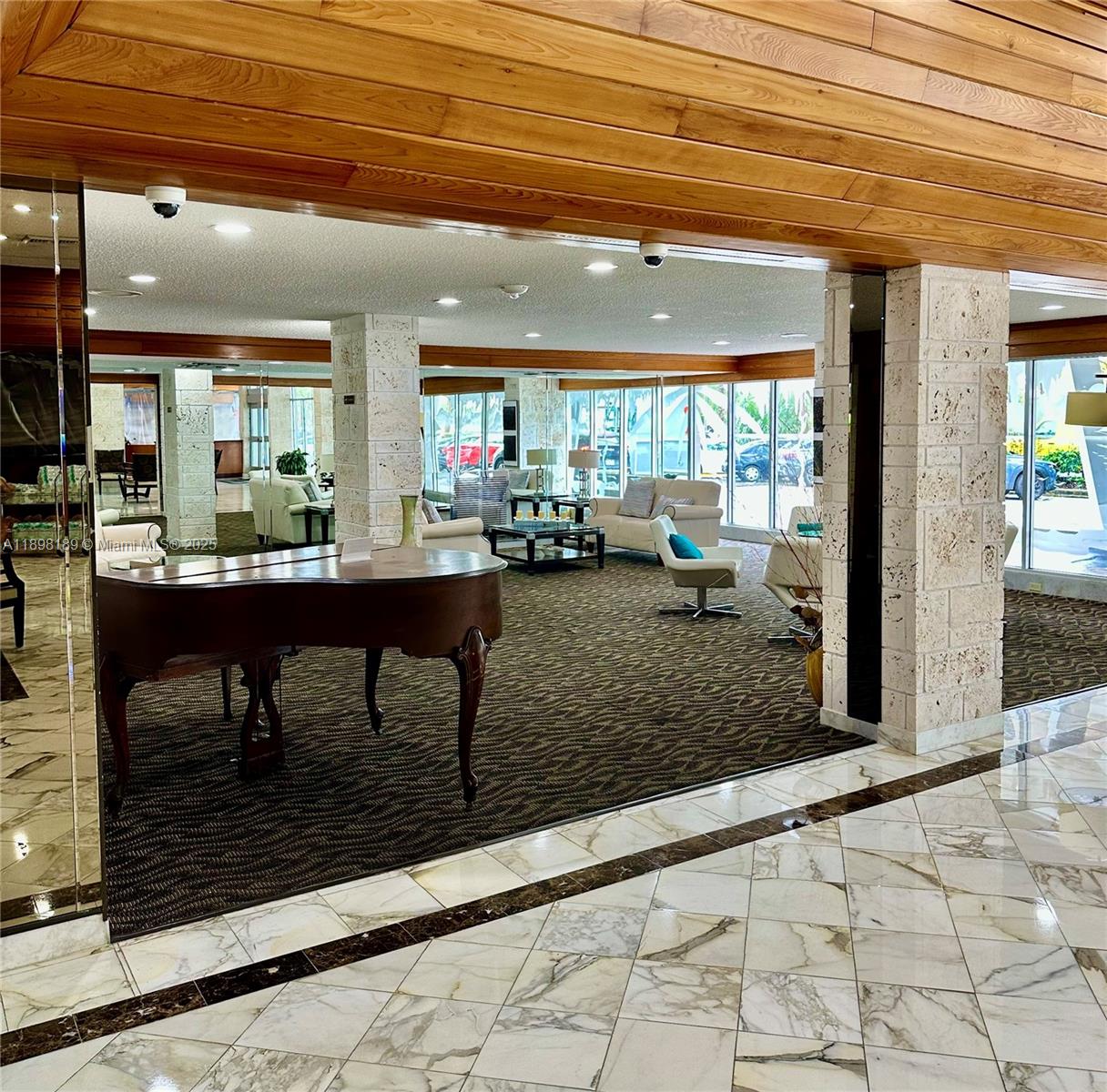 image Winston Towers 50021