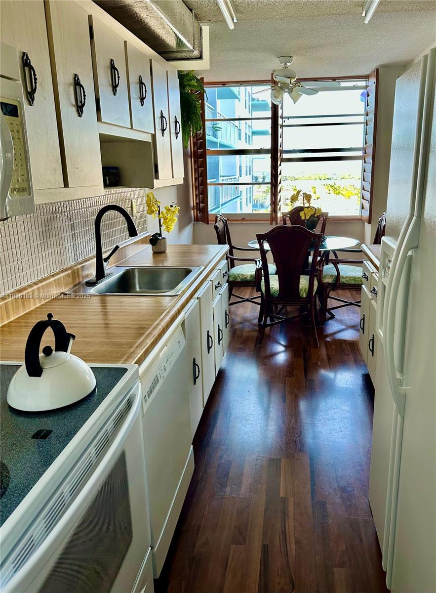 image Winston Towers 5008