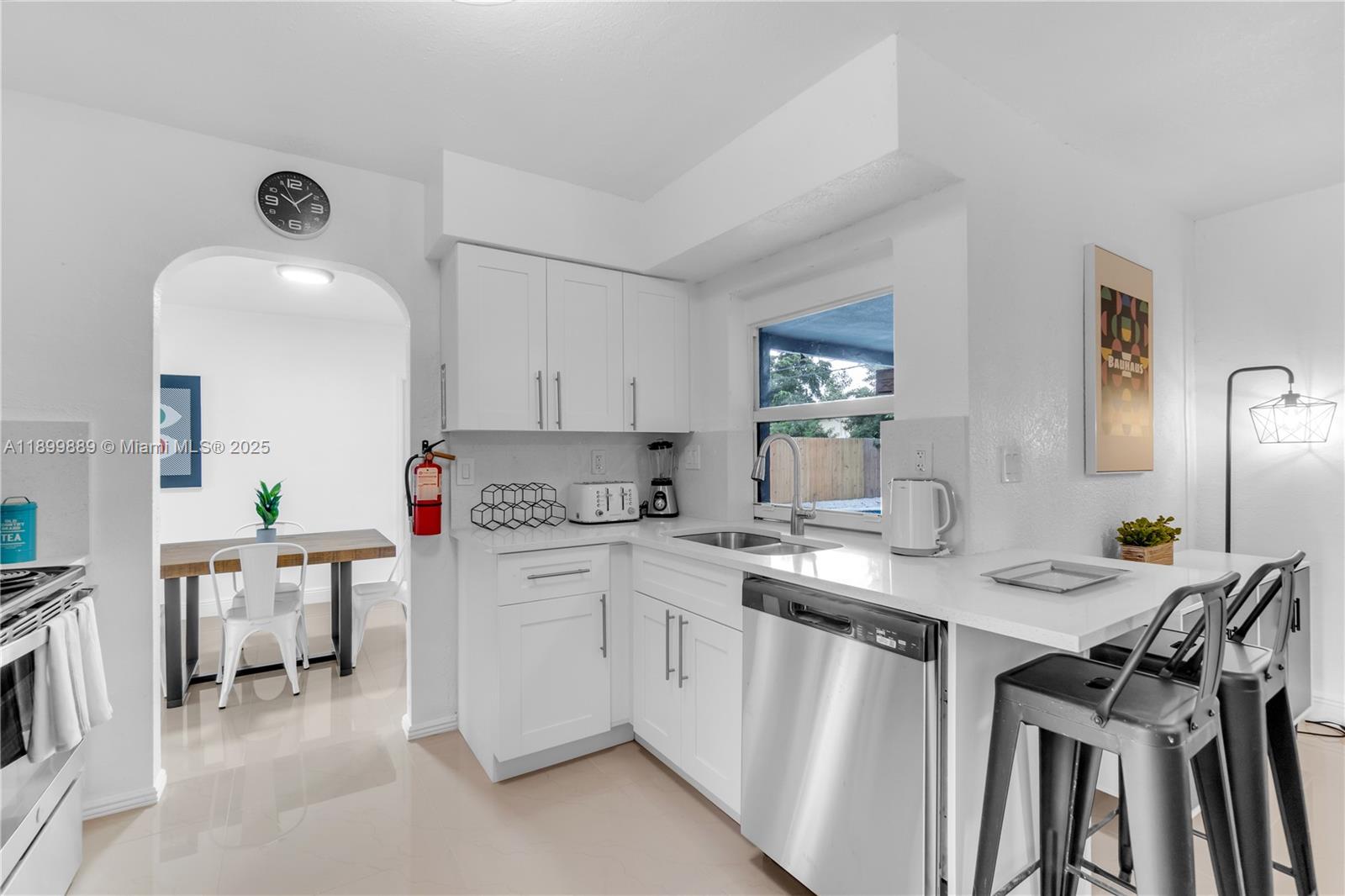 3961 NW 34th Ave Lauderdale Lakes, FL 33309