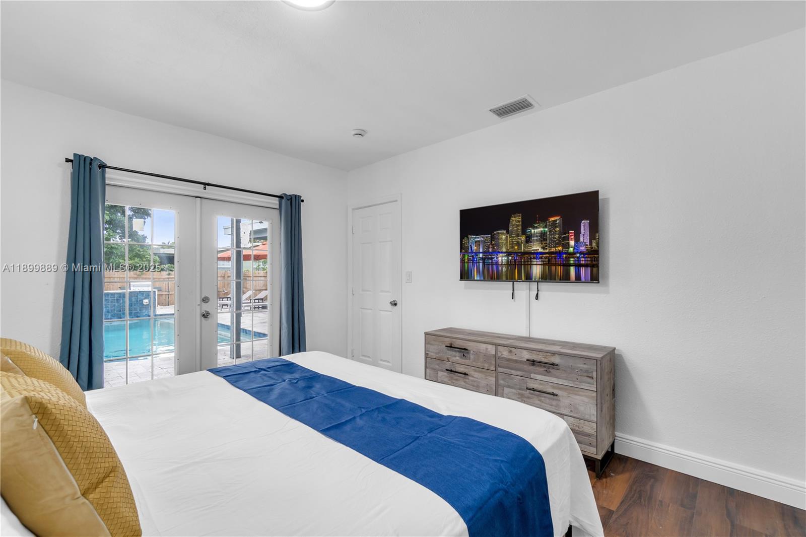 3961 NW 34th Ave Lauderdale Lakes, FL 33309