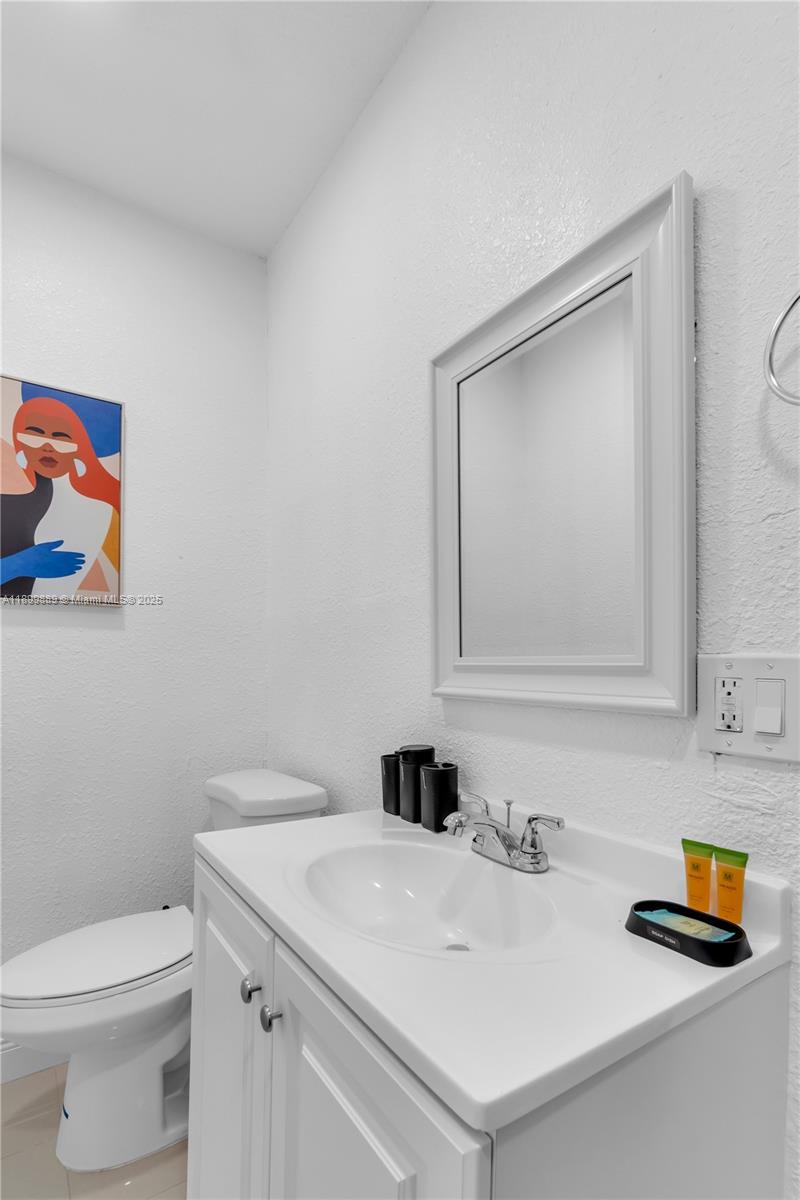 3961 NW 34th Ave Lauderdale Lakes, FL 33309