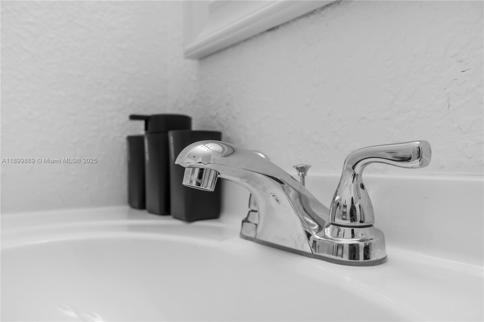 3961 NW 34th Ave Lauderdale Lakes, FL 33309