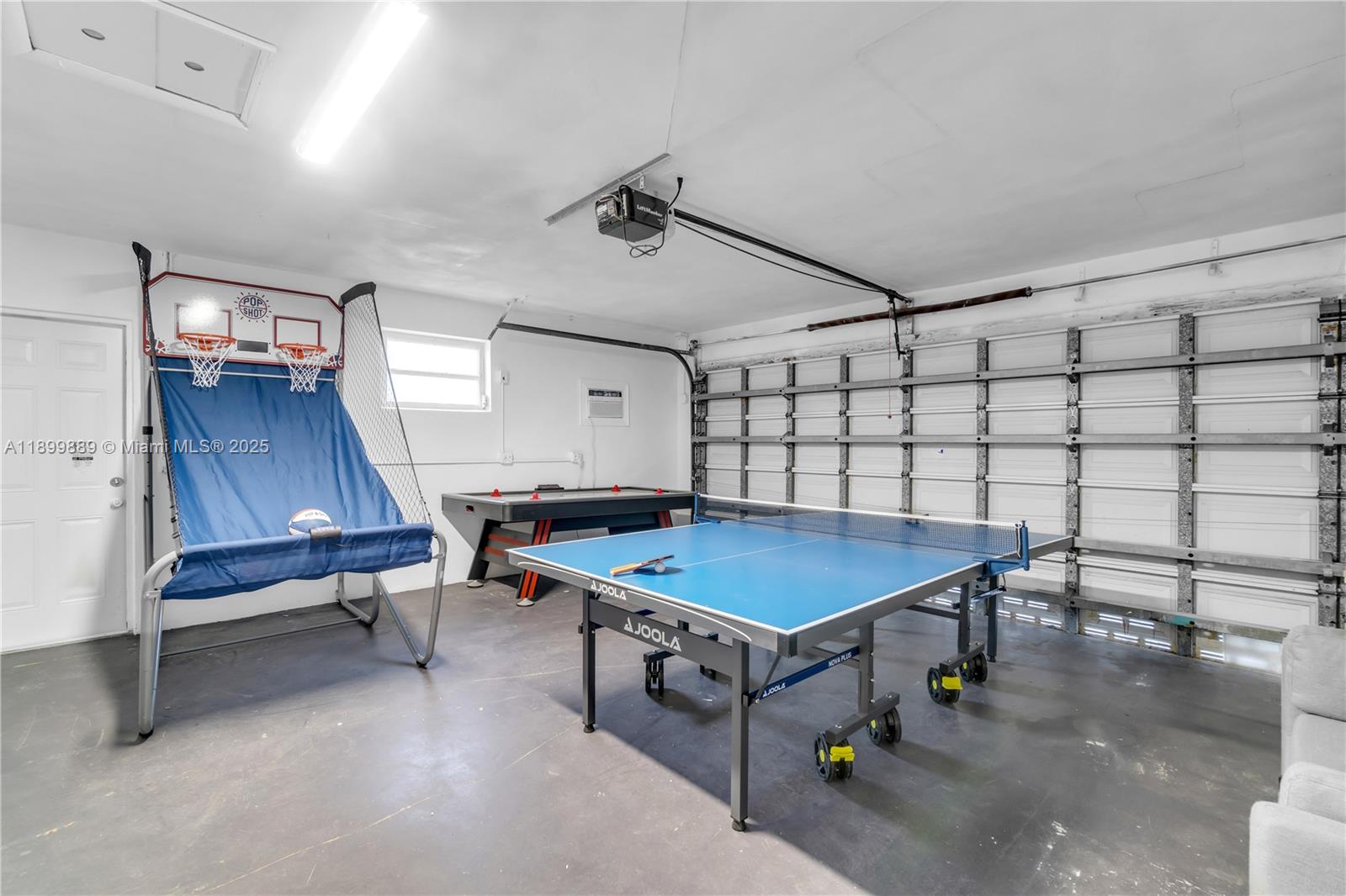 3961 NW 34th Ave Lauderdale Lakes, FL 33309