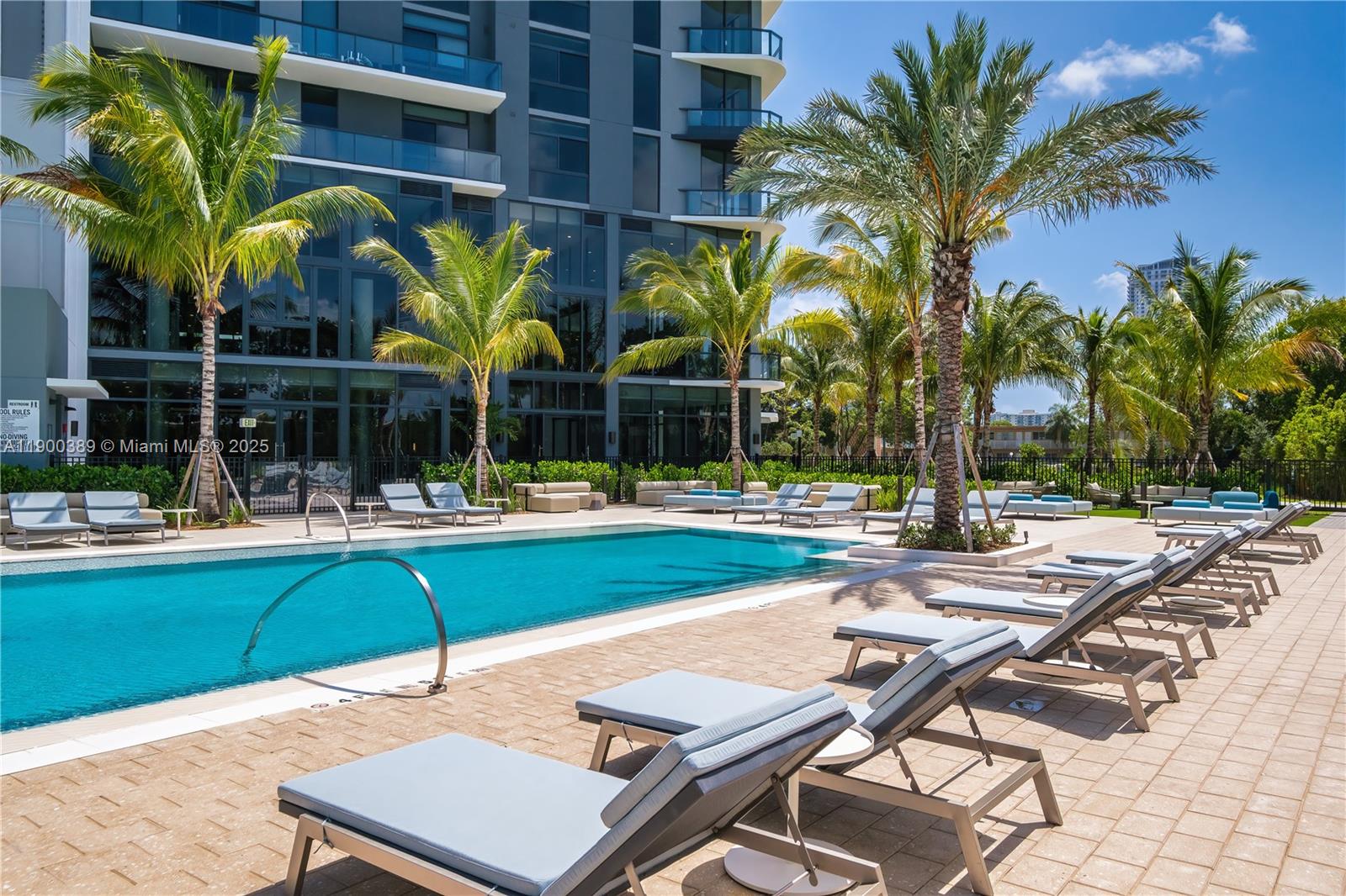 101 Diplomat Pkwy #0708